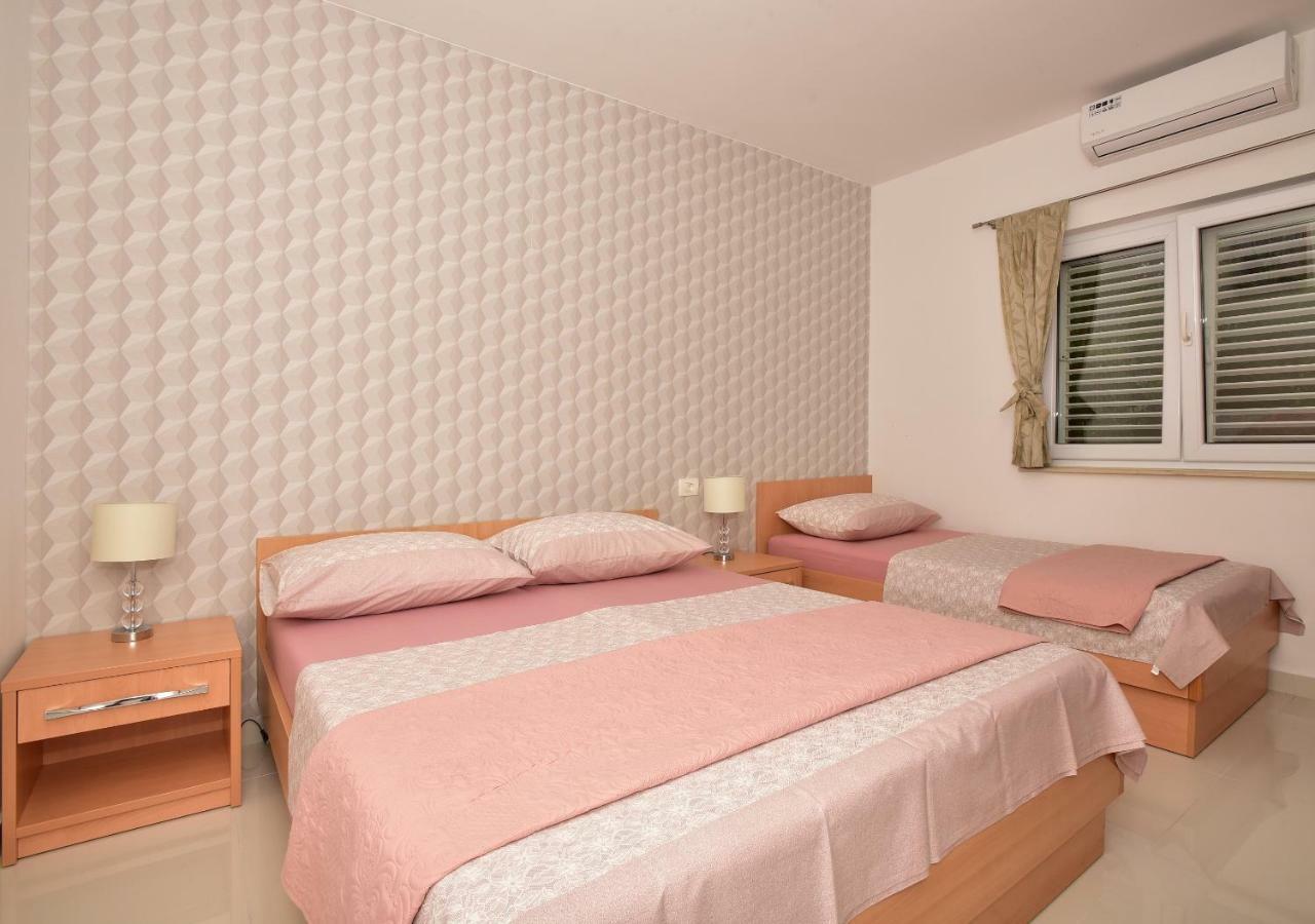 Ivana Apartments Makarska Exterior photo